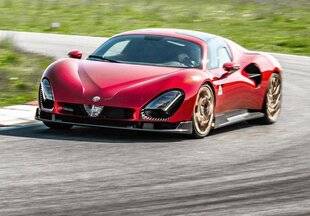 Sport Auto 761 Alfa Romeo 33 Stradale