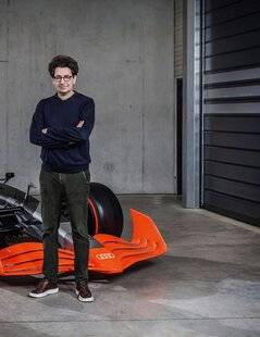 Sport Auto 767 AUDI ENTRE EN PISTE. MOTEUR !