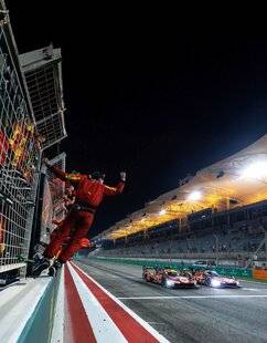 Sport Auto 767 LE CARTON PLEIN DE FERRARI