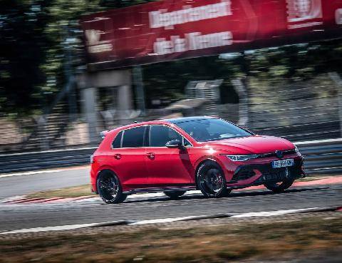 Sport Auto 775 50 ANS ET TOUTES SES DENTS