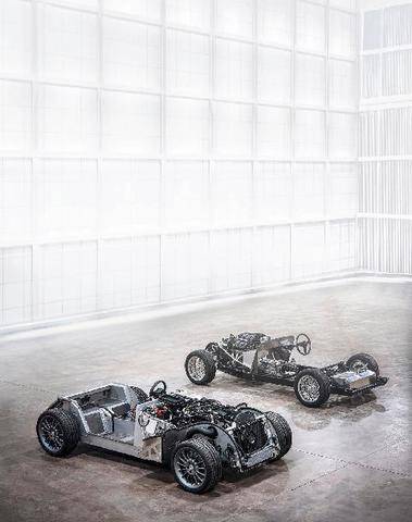 Sport Auto 776 Le châssis de la Morgan Plus Four