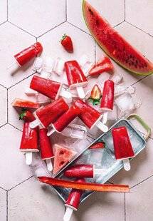 Psychologies Magazine 472 1. Popsicle pastèque, fraise et rhubarbe