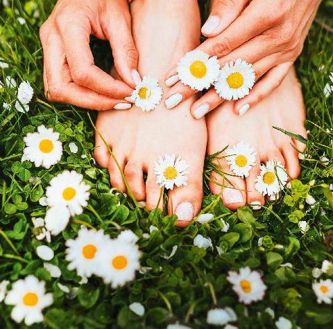 Psychologies Poche 484 L’ÉTÉ NUS PIEDS