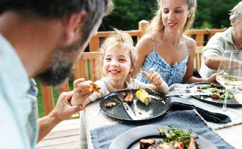 Psychologies Magazine 486 5 bonnes raisons DE DÎNER EN FAMILLE