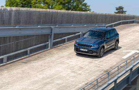 L'Auto-Journal évasion & SUV 118 JEEP COMPASS LA 4X4 ATTITUDE