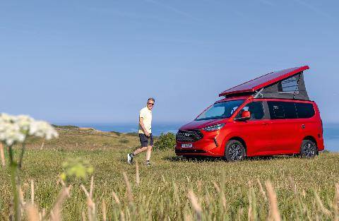 L'Auto-Journal évasion & SUV 118 FORD NUGGET FRIAND DE VOYAGES