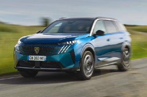 L'Auto-Journal évasion & SUV 118 Peugeot E-5008 Famille branchée
