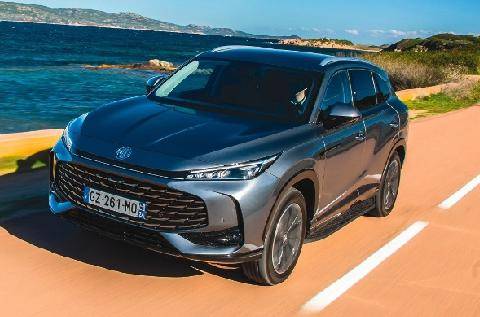 L'Auto-Journal évasion & SUV 118 MG EHS Le bon compromis ?