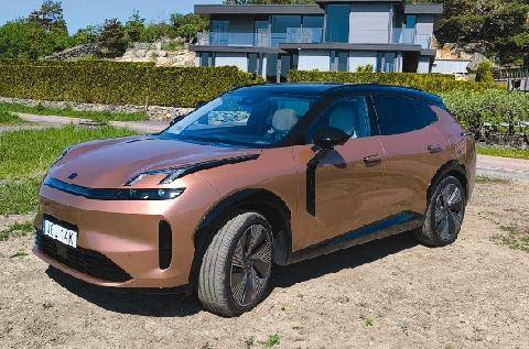 L'Auto-Journal évasion & SUV 118 Lynk & Co 08 Deux cents bornes en silence