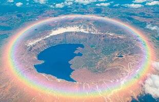 Science & Vie Découvertes 329 6. POURQUOI LES ARCS-EN-CIEL ONT-ILS UNE FORME D'ARC ?