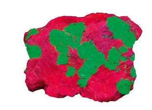 Science & Vie Découvertes 329 24. POURQUOI CERTAINES PIERRES OU MINÉRAUX BRILLENT-ILS DE COULEURS ÉTRANGES ?