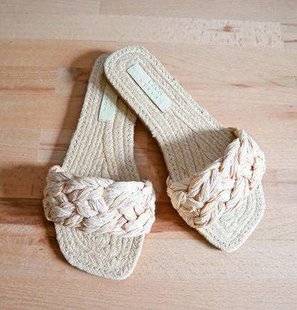 Modes & Travaux 1461 Je customise une paire de mules