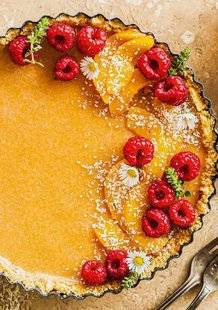 Modes & Travaux 1461 TARTE AUX PÊCHES ET À LA CONFITURE DE FRAISES