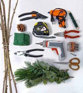 Modes & Travaux 1465 Je transforme un rondin de bois en arbre de Noël stylisé