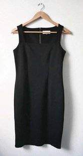 Modes & Travaux 1466 Je customise ma petite robe noire avec un plastron en dentelle