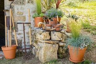 Modes & Travaux 1479 LA SECONDE MAIN DU JARDIN
