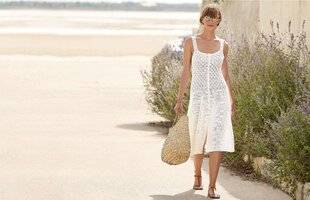 Modes & Travaux 1483 UNE ROBE en crochet