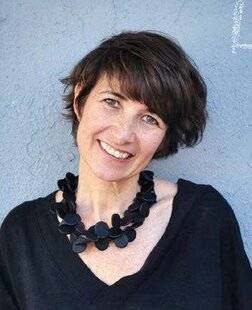 Modes & Travaux 1487 Je transforme une planche de MDF en caisse à jouets