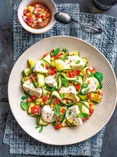 Modes & Travaux 1496 Tagliatelles de courgettes et mozzarella de bufflonne