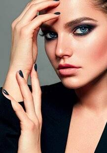 Modes & Travaux 1502 Leçon de maquillage pour les fêtes