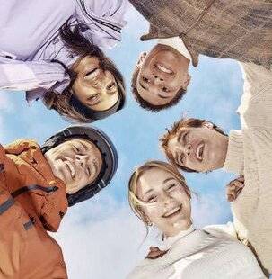 Modes & Travaux 1506 KNOKKE OFF : JEUNESSE DORÉE