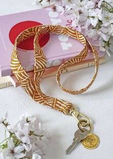 Modes & Travaux 1507 Une jolie dragonne pour les clefs