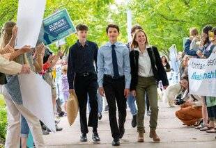 Hors-Séries 163 5- Ils attaquent leur gouvernement en justice