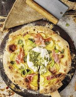 Marmiton 79 Pizza aux pommes de terre, à la burrata et au prosciutto