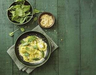 Marmiton 79 Raviolis aux épinards et cèpes, crème de gorgonzola et noix de cajou
