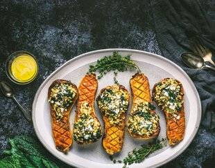 Marmiton 80 Butternut farci à la poêlée de freekeh et kale