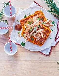 Marmiton 80 Gaufre de patate douce aux restes festifs de volaille et de marron