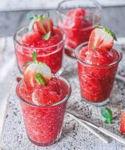Marmiton 83 Granité de fraise au coulis de framboise