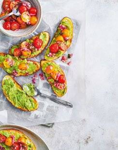 Marmiton 84 Bruschettas purée d'avocat aux fèves et tomates croquantes