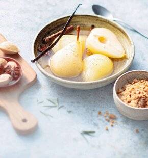 Marmiton 85 Nage de poire vanillée et crumble amande