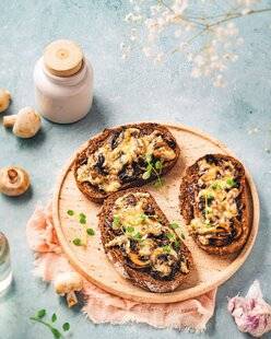Marmiton 85 Tartine forestière champignons comté