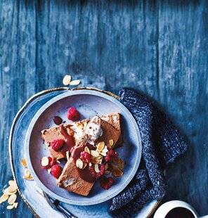 Marmiton 86 Marquise chocolat nougat, sauce caramel de framboises