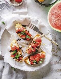 Marmiton 90 Crostinis de pastèque marinée au condiment asiatique