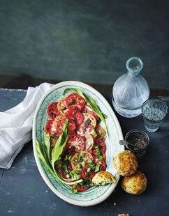 Marmiton 90 Salade de tomate à la tapenade et scones parmesan ciboulette