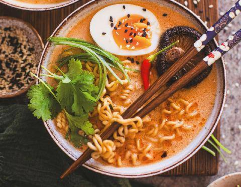 Marmiton 91 Ramen crémeux miso coco, portobello et œuf mollet