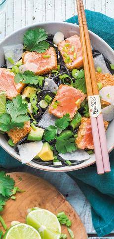 Marmiton 91 Tataki de saumon aux nouilles à l’encre de seiche