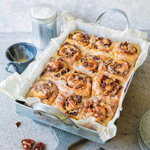 Marmiton 91 Sticky buns cannelle noix de pécan, glaçage vanille
