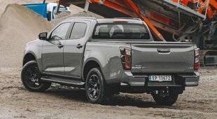 Hors-séries 106 D-Max EV 66,9 kWh 190 ch Les doigts dans la prise