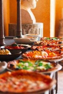 Marie France 342 10. UN DÎNER D'EMPEREUR AU PUY DU FOU