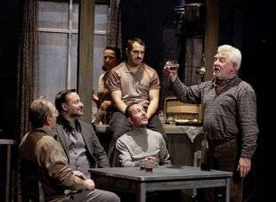 Marie France 345 THÉÂTRE