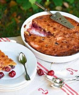Marie France 346 CLAFOUTIS AUX CERISES À LA CRÈME D'AMANDE
