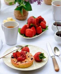 Marie France 346 TARTES CRUMBLES AUX FRUITS ROUGES
