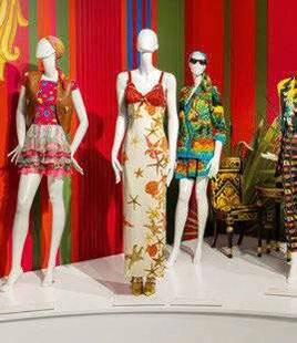 Marie France 347 GIANNI VERSACE S'EXPOSE