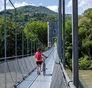 Marie France 347 A VÉLO, EN ARDÈCHE !