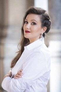 Marie France 348 « J'AI BESOIN D'EMBRASSER MA FÉMINITÉ »