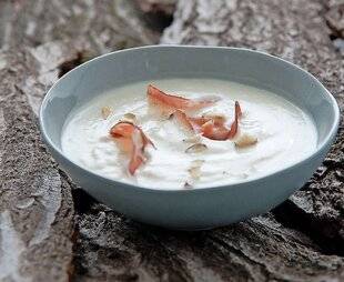 L'Ami des Jardins 1182 Crème de topinambours, noisettes et speck